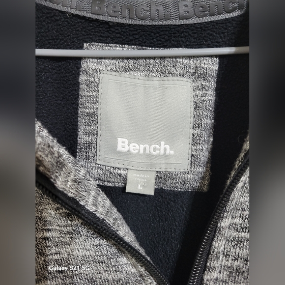 ❌❌SOLD❌❌Mens Large Bench Grey zip up Hoodie - Picture 2 of 4